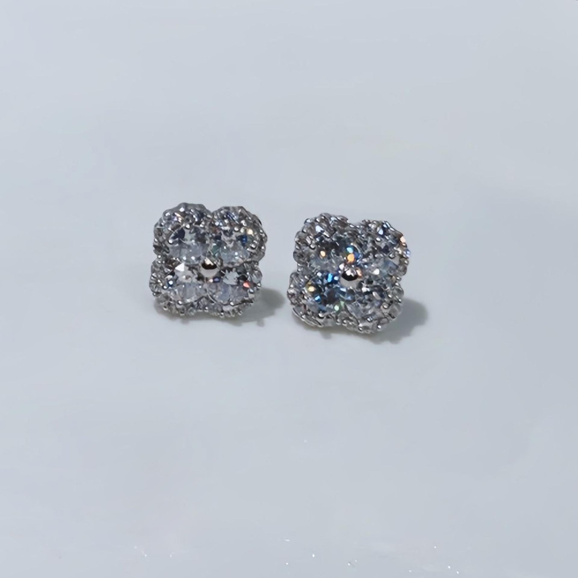 

Нежные роскошные серьги с четырьмя лепестками клевера, модные темпераментные серьги для пожилых людей, сотни женских сережек серебряный