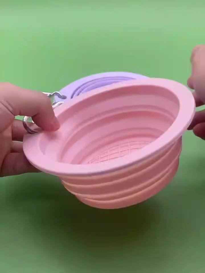 In-Stock Portable Silicone Pet Feeding Bowl - Food Grade, Foldable for Dogs & Cats.