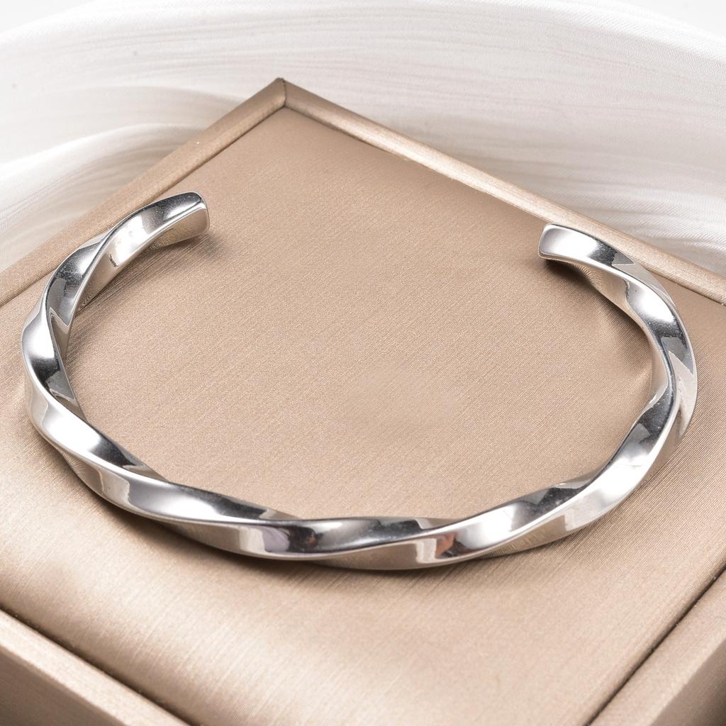 2026 Open Bracelet Women, New Classic Light Luxury Niche Plain Ring Exquisite Twist Bracelet Versatile