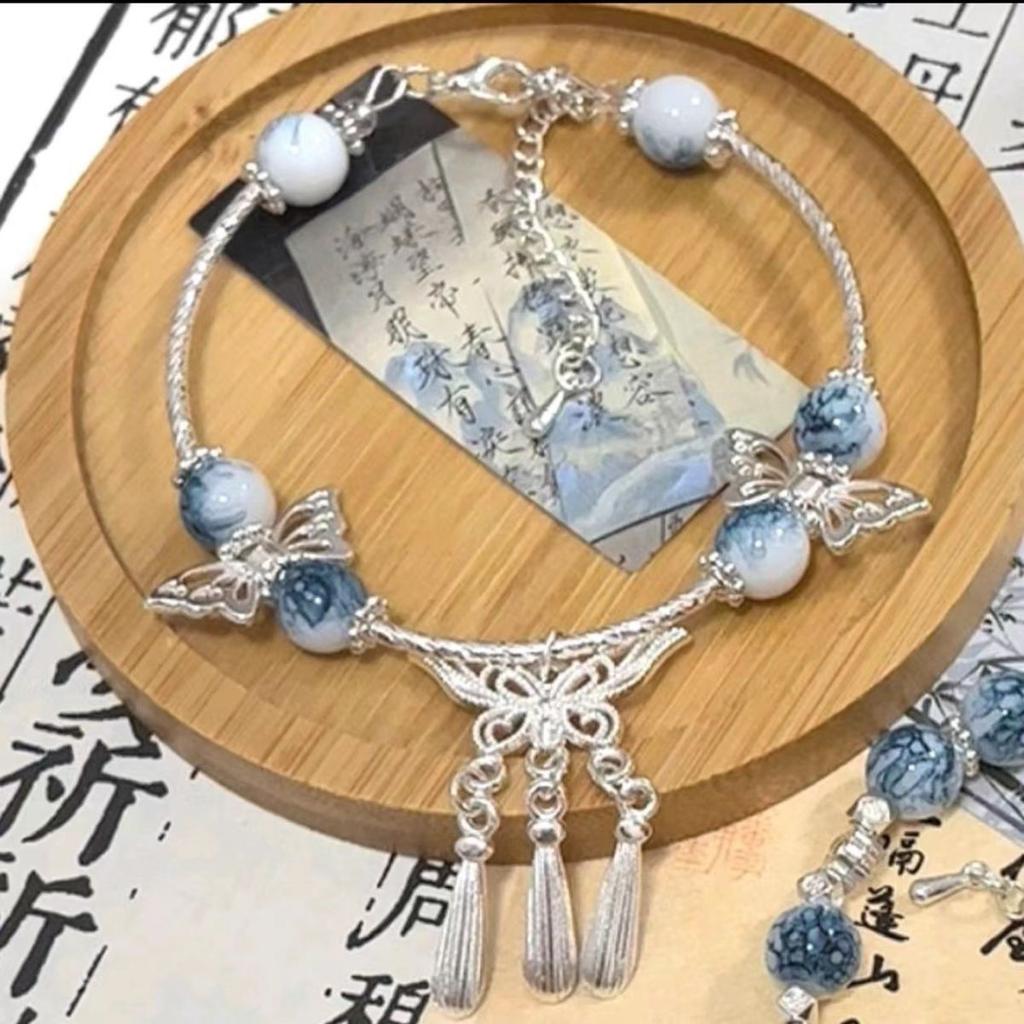 Hot-Selling Blue and White Porcelain Color Matching Ancient Style Butterfly Tassel Bracelet for Women, Niche Design, New Chinese Style Peace and