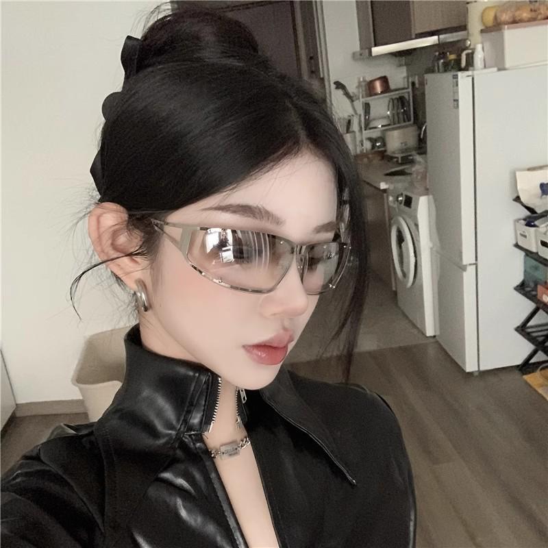 Y2K Women's Cat Eye Sunglasses: High-End UV Protection for Cycling, Driving, Climbing, and Posing