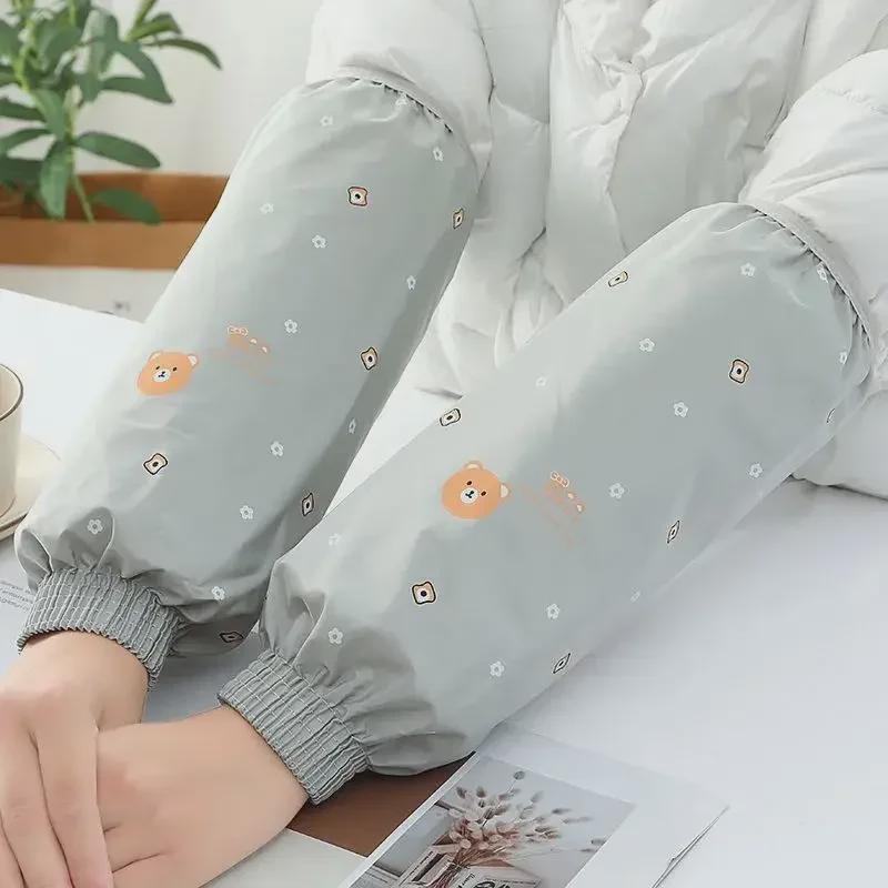 Waterproof and Dirt-Resistant PU Kitchen Sleeves for Women - Long, Oil-Resistant, White, Ideal for Summer Housework