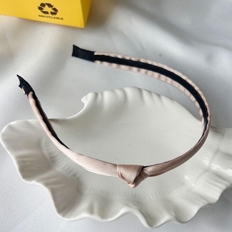 Luxury Autumn/Winter Hairband for Women - Elegant Wide-Brimmed Skull Top Clip for Hair & Face Wash.