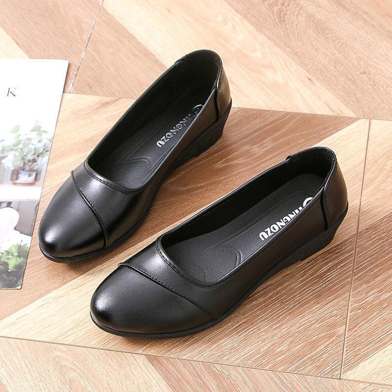 Medium shoes soft sole comfortable spring and summer single shoes new women's wedge heel work shoes casual work leather shoes