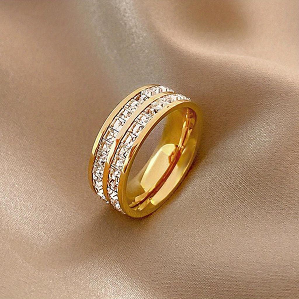 1pc Stainless Steel Women's Ring 8mm Wide Band with Small Square Rhinestones - Modern Elegant Design for Casual Attire & Special Occasions, Versa