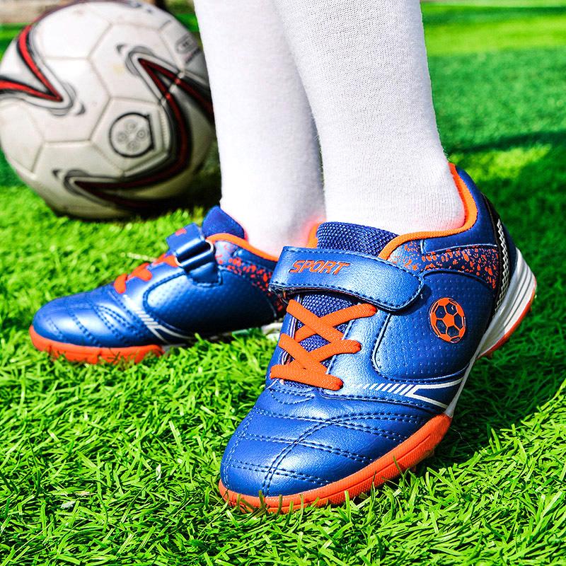 Kids' Breathable Velcro Soccer Shoes, Lightweight Studded Football Trainers for Boys & Girls, Ideal for Grass Fields.