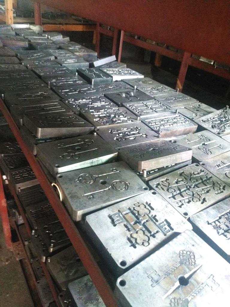 Antique Blue Retro Mustache Pendant for Mobile Phones, 1g, 100 pcs/pack