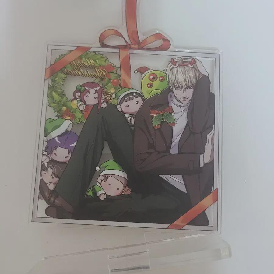 

В продаже акриловая подставка Ли Джэ-хона к рождественскому выпуску.