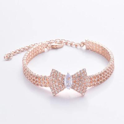 Verstellbare Haustierhalskette Katze Hundehalsband mit Diamant Zirkon Knochenanhänger Schmuck Luxus Metall Kupfer Welpenhalsbänder Hundezubehör