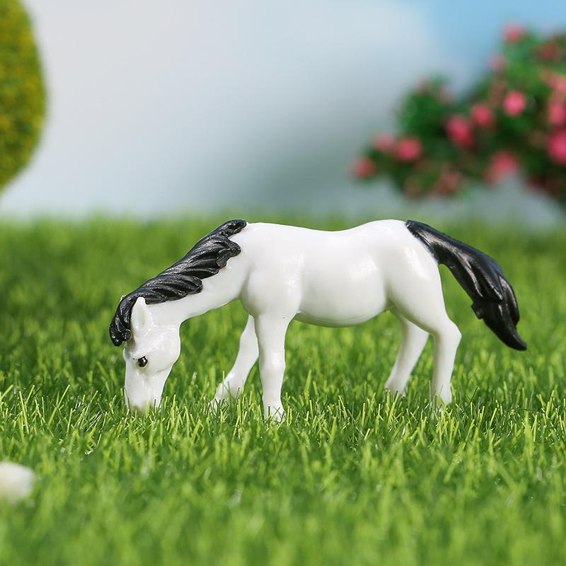 2/1PCS Mini Pony Moss Micro Landscape Decorative Ornaments Mini Horse Pony PVC Doll Figures DIY Micro Landscape Accessories белый