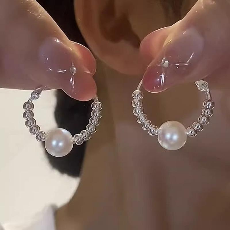 Round pearl earrings light luxury high sense niche design temperament earrings fashion versatile exquisite earrings women