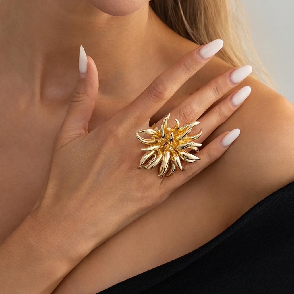 Exaggerated Metal Firework Flower Shaped Brooches Rings for Women Personality Minimalist Unique Party Jewelry