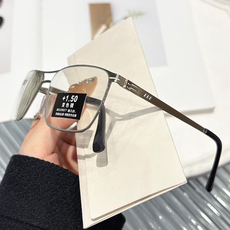 Intelligent zoom reading glasses men's stainless steel anti-blue light glasses frame photosensitive color-changing reading glasses automatic adjus