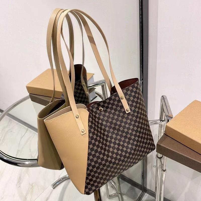 

Urban simple portable tote bag contrasting color bronzing makeup mobile phone change women s bag