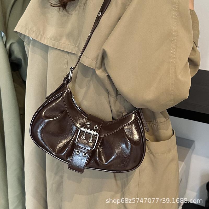 Niche retro underarm bag women's 2025 new Spice Girl style fashion commuting crescent bag shoulder messenger bag