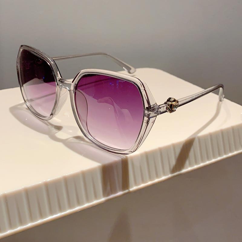 Stylish Design Gradient Shades Fashion Square Women's Sun Glasses Oversize Decoration Sunglasses for Travelling Driving