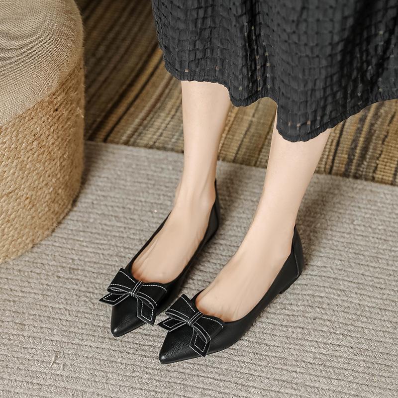 Fashion leather bowknot flat shoes woman pointed toe ballet flats 2025 new designer women slip on loafers bowtie mocasines big size 43