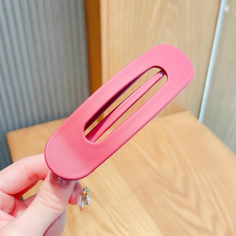 

Extra Large Duckbill Clip for Frizzy Hair, Cute Bangs, and Face Washing - Simple Headwear Hairpin