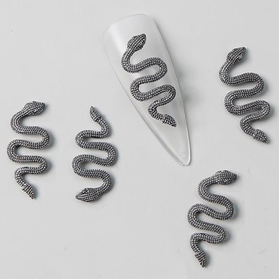 Yousheng 10Pcs/Set Nail Ornament DIY Jewelry Glitter Minimalist Snake Artistic Novelty Nail Jewelry for Women