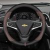 Auto-Lenkradabdeckung 37 38 cm 15 Zoll für Holden Chevrolet Cruze Malibu Sail Spark Captiva Equinox Trax/Tracker AVEO Lova RV