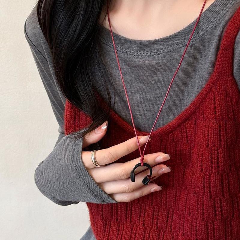 Red Versatile Simple Bow Earphones Pendant Necklace For Women Girls Light Luxury Sweater Chain Jewelry Accessories Gifts