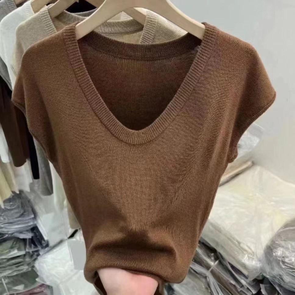 

Шикарный трикотажный топ с U-образным вырезом: Стильная и простая женская футболка с короткими рукавами на лето 2025 M кофейный