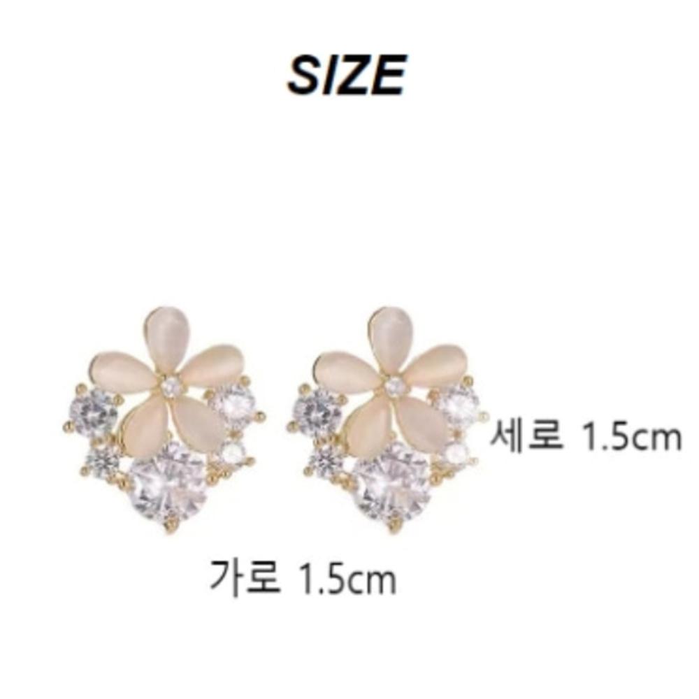 Náušnice puzetky s květy sedmikrásky S925 – Haniel – Z Koreje