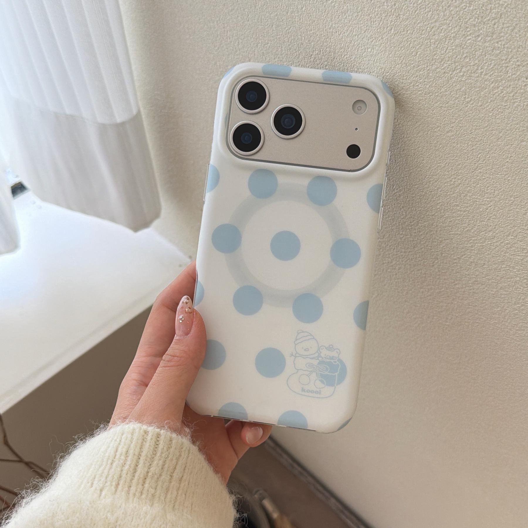 

Frosted Polka Dot Snowman Bear Magnetic Case for iPhone 17/16 Pro Max/15/14 iPhone 17 Pro