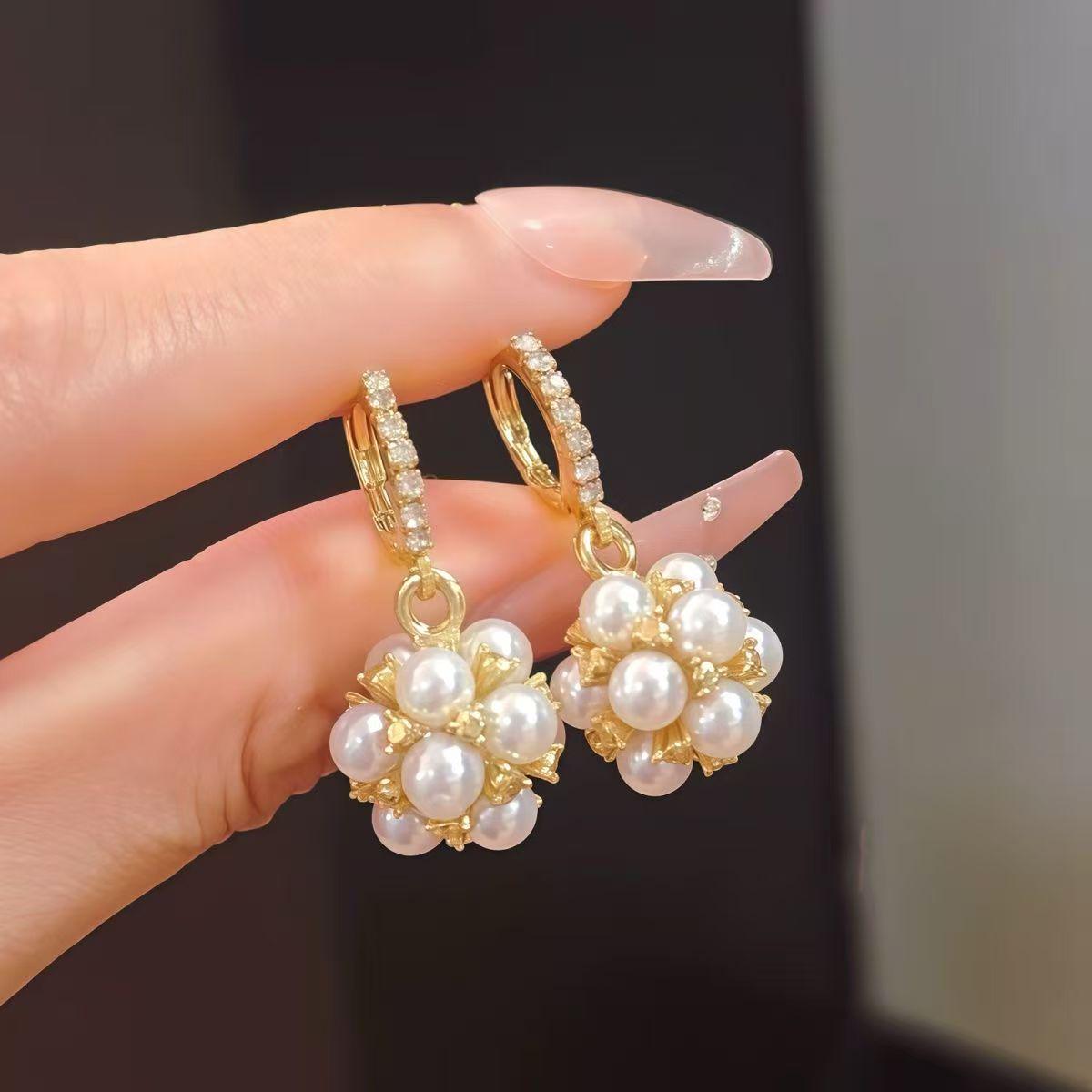 

Элегантные серьги-каффы с жемчугом и бриллиантами Гортензия - Универсальные серьги высокого класса для женщин 00029800262