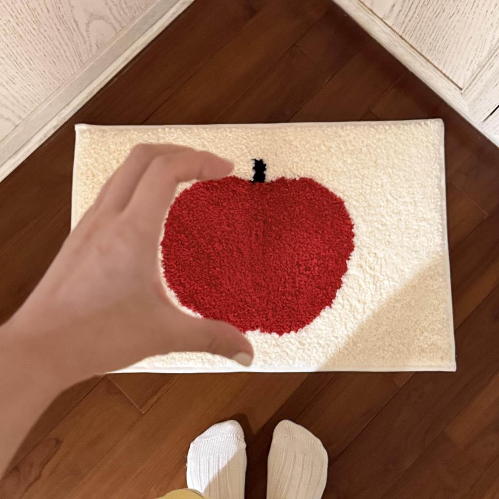 VIKAMA Creamy Style Apple Carpet Anti-slip Entry Floor Mat Soft Absorbent Bathroom Mat Bedside Rug for Bedroom Home Decoration