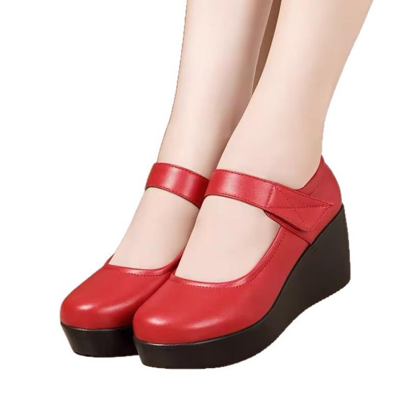 New Women's Thick-soled Single-sole Shoes with A Round Toe, Mid-heel and Soft-soled Wedge Heel