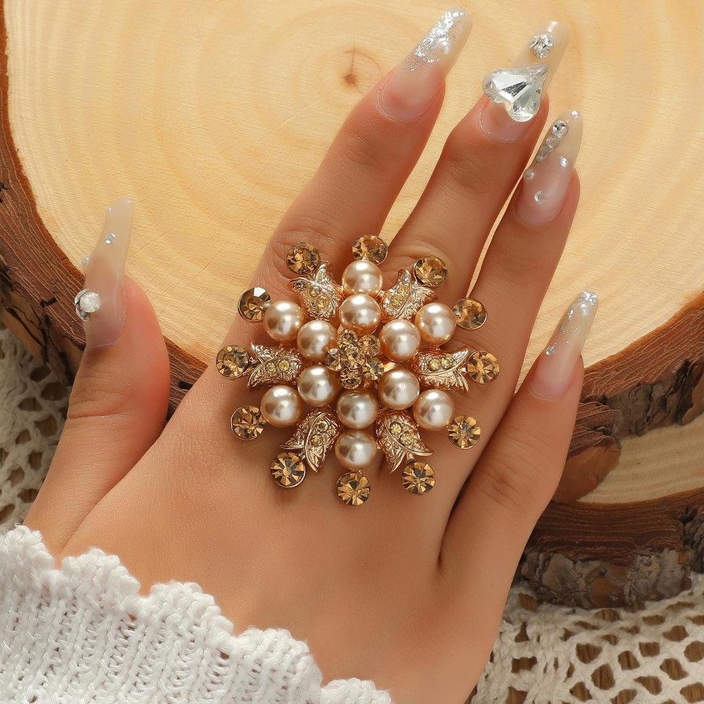European-American Style Diamond-Studded Rose Flower Ring with Pearls - Retro, Creative, and Stylish Design
