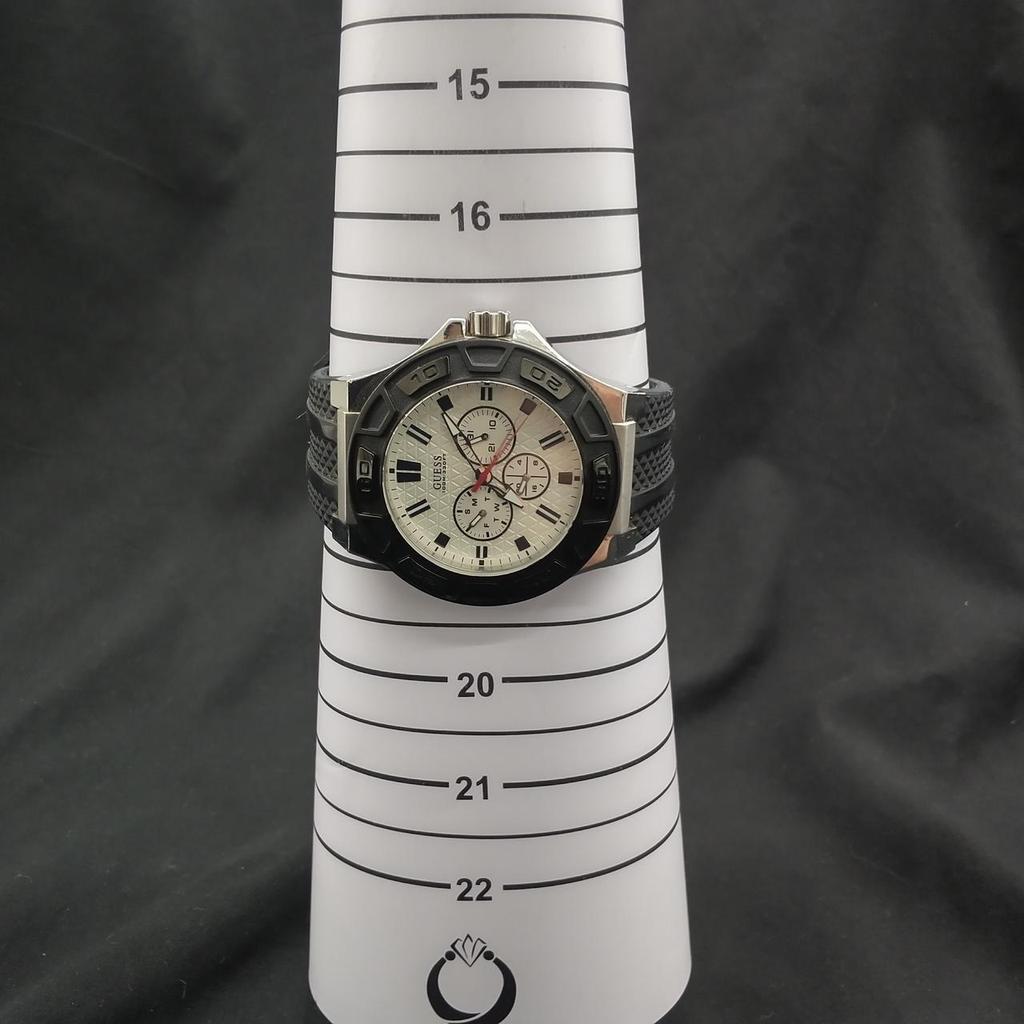 Used GUESS W0674G3 Quartz Watch