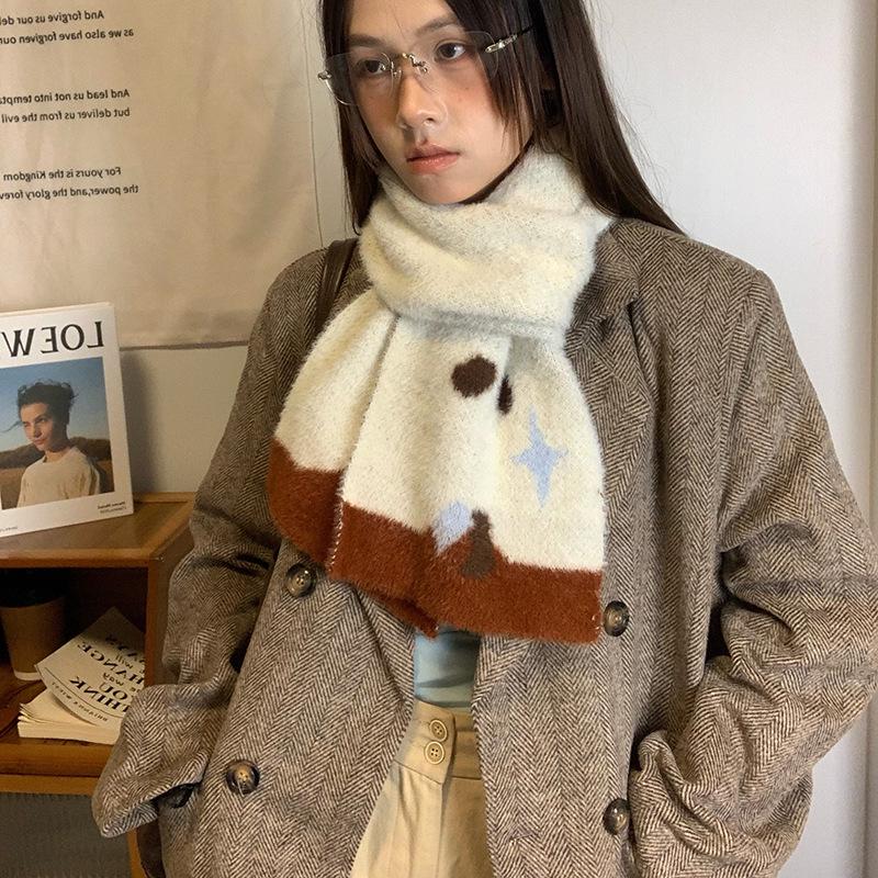 Cartoon Apple Core Knitwear: Cute Childlike Plush Scarf for Students & Couples - Warm Neck Gaiter for Autumn/Winter