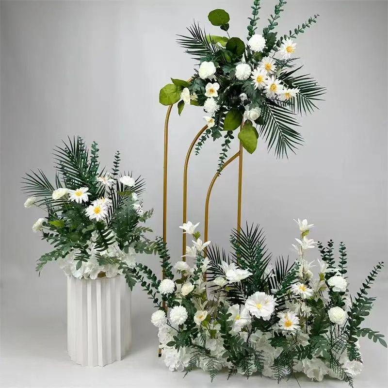 Künstliche Blumendekorationen für den Hochzeitsgang & die Bühne