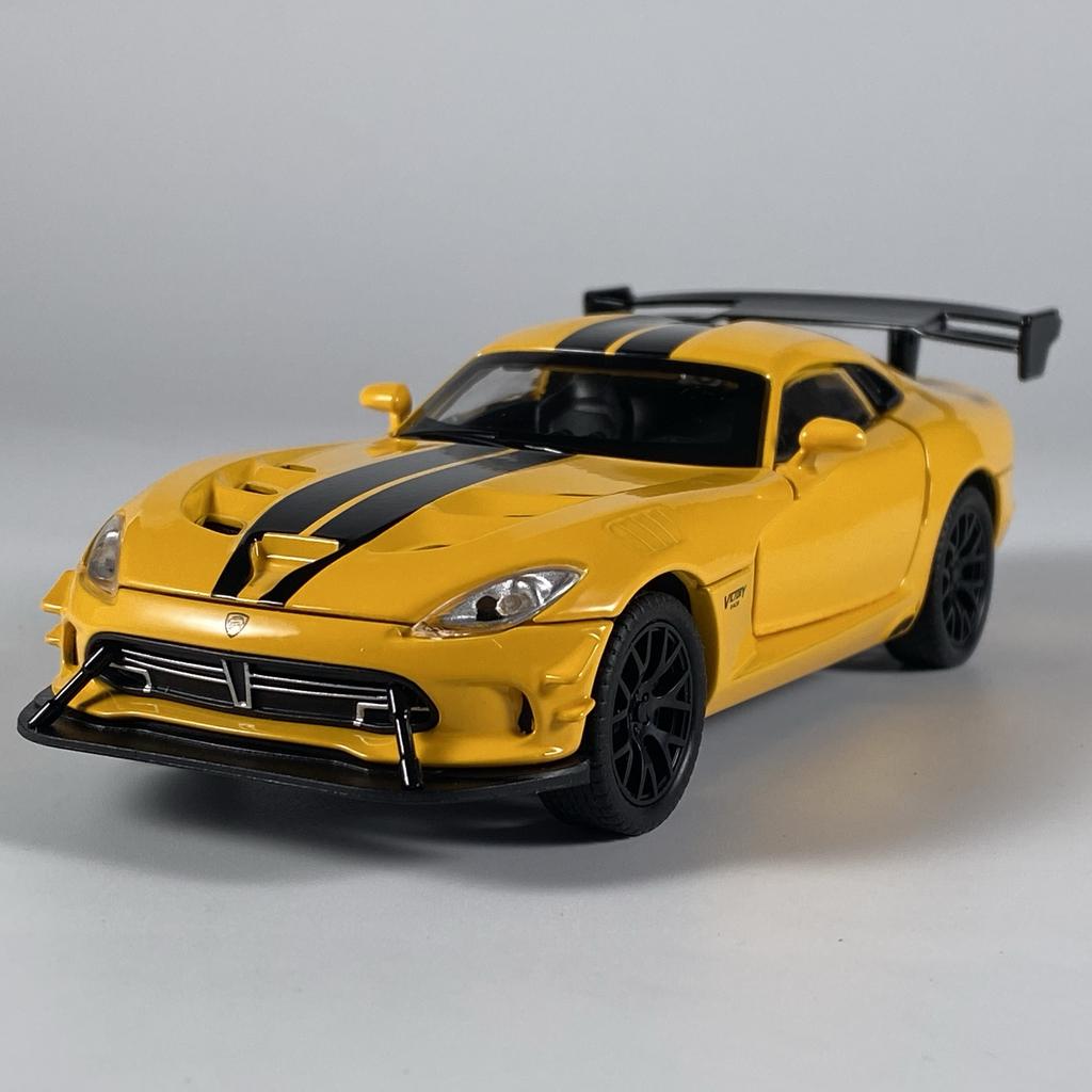 1:32 Dodge Viper ACR Devasa Spor Araba Alaşımlı Metal Döküm Model Araba Yüksek Simülasyon Ev Trend Oyuncaklar Süsler Tatil Hediyesi