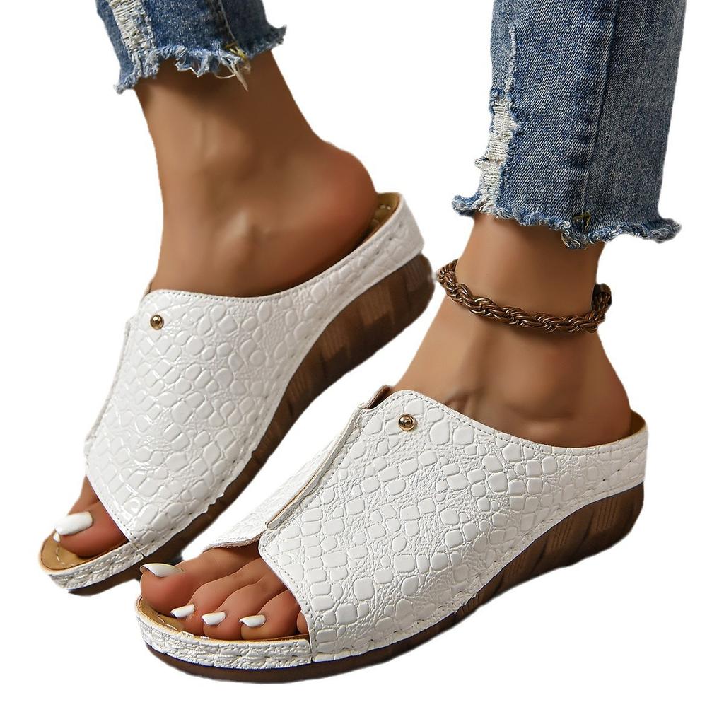 New large size sandals platform fish mouth sewing line European beautiful women's slippers crocodile pattern PU women's slippers