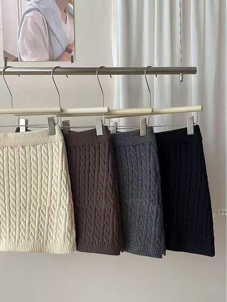 Trendy Women's Cable Knit Bodycon Midi Skirt - Autumn/Winter Versatile Outfit