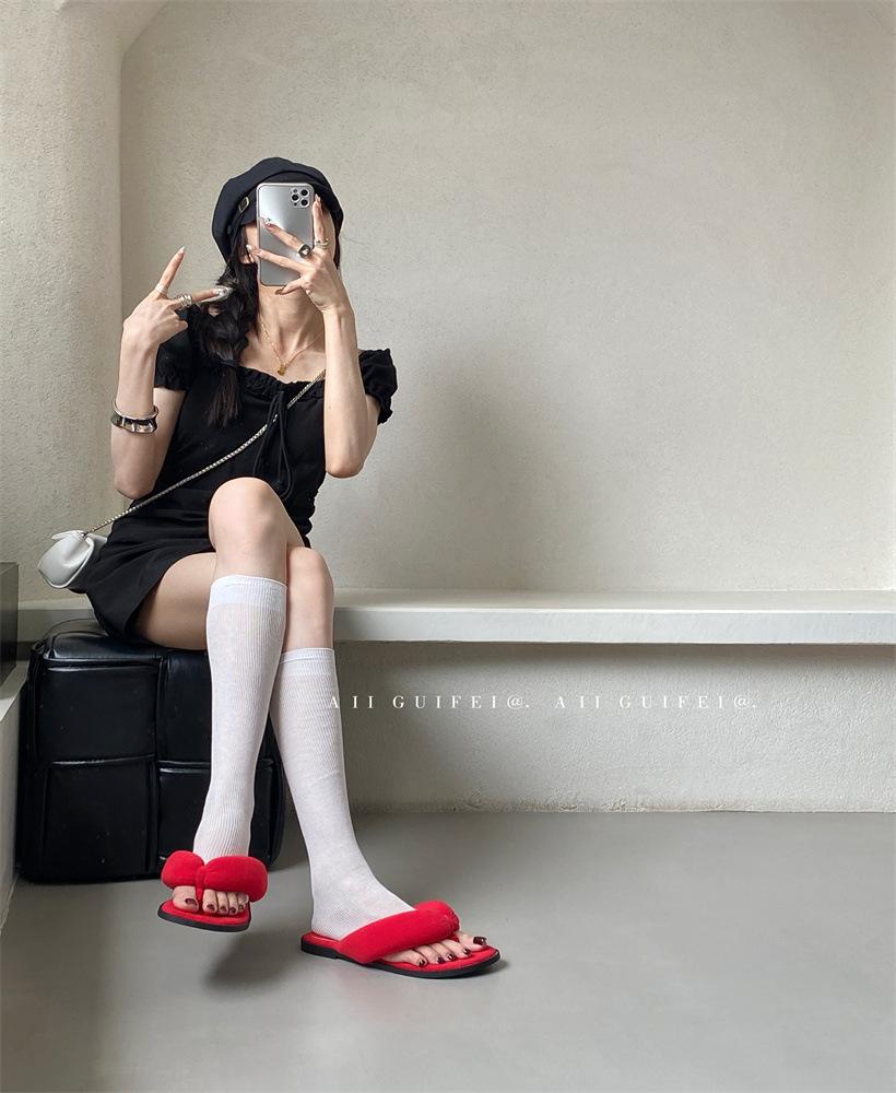 Flache Flip-Flops Damenschuhe 2025 neues Design Nischen-Leopardenmuster Zehensteg Urlaub Strand coole Slipper Damenschuhe