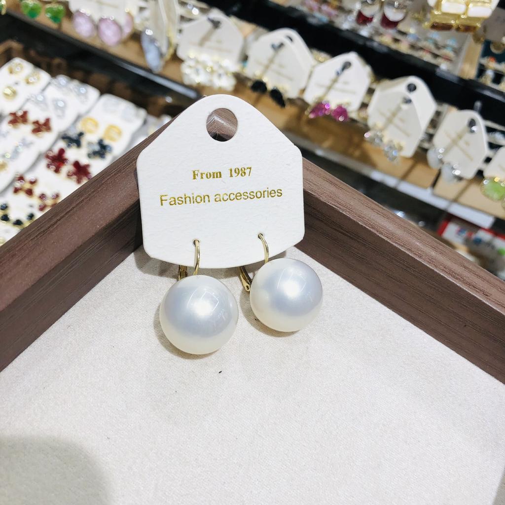 Retro French-Style Artificial Pearl Earrings for Women Rotund Fashion Design Minimalist Geometry Earrings