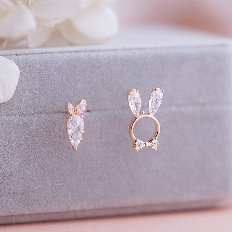Sweet Asymmetric Rabbit Carrot Earrings Cute Student Creative Design Niche Sense