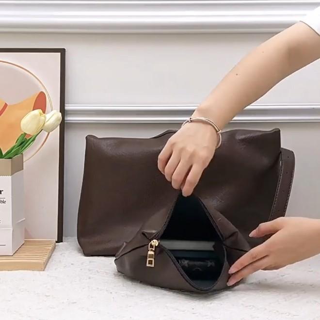 2025 New Trendy Fashion Korean Tote Bag Retro Commuter Bag Women's Bag Versatile Casual Large Capacity Underarm Bag