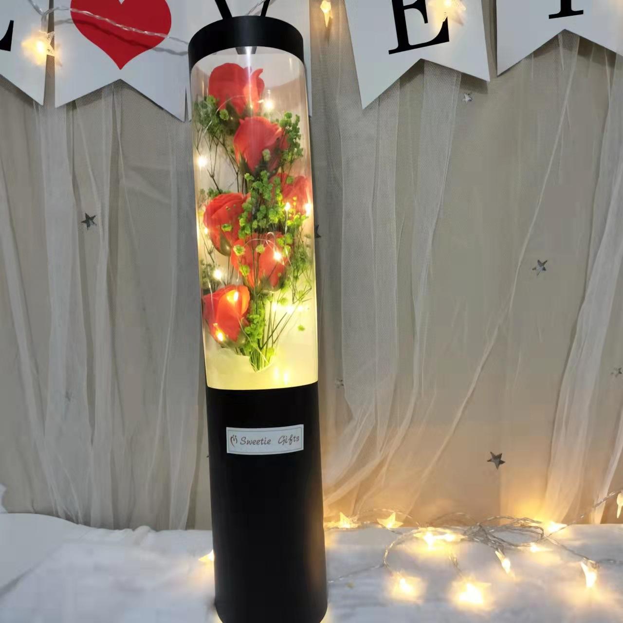 

Букет цветов из мыла в виде роз Подарок на День матери 520 Креативный подарок на день рождения Ведро для объятий из мыла в виде цветов на День святого Валентина 10*8*50cm