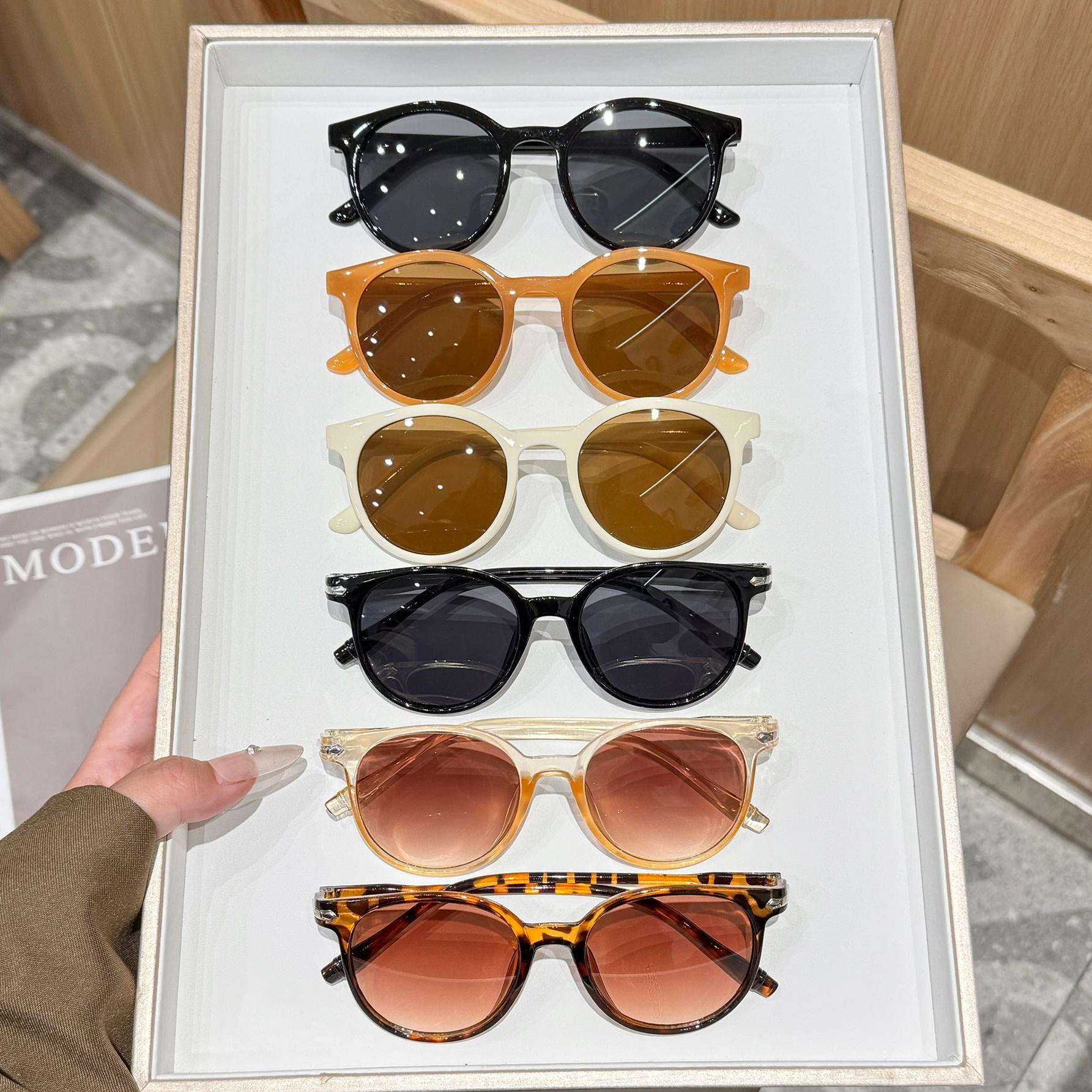 6Pcs New Fashion Sunglasses Elegant Large Frame Sunglasses Retro Style Glasses Men and Women Love Sunglasses