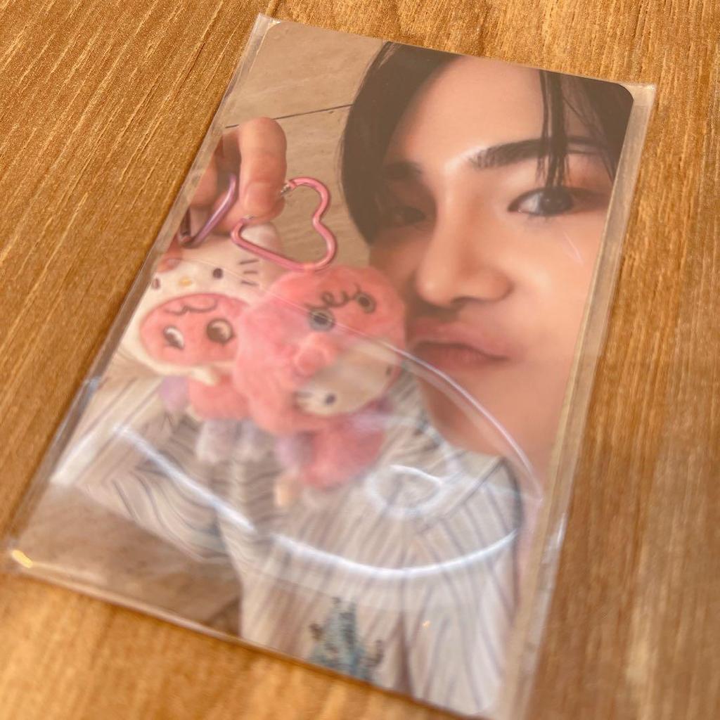 [USED] Korea exclusive SHINee KEY x Hello Kitty plush keychain with trading card