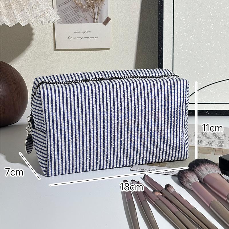 Striped Seersucker Makeup Pouch Large Capacity Durable Zipper Portable Compact Cosmetic Storage Bag for Short Trip Use