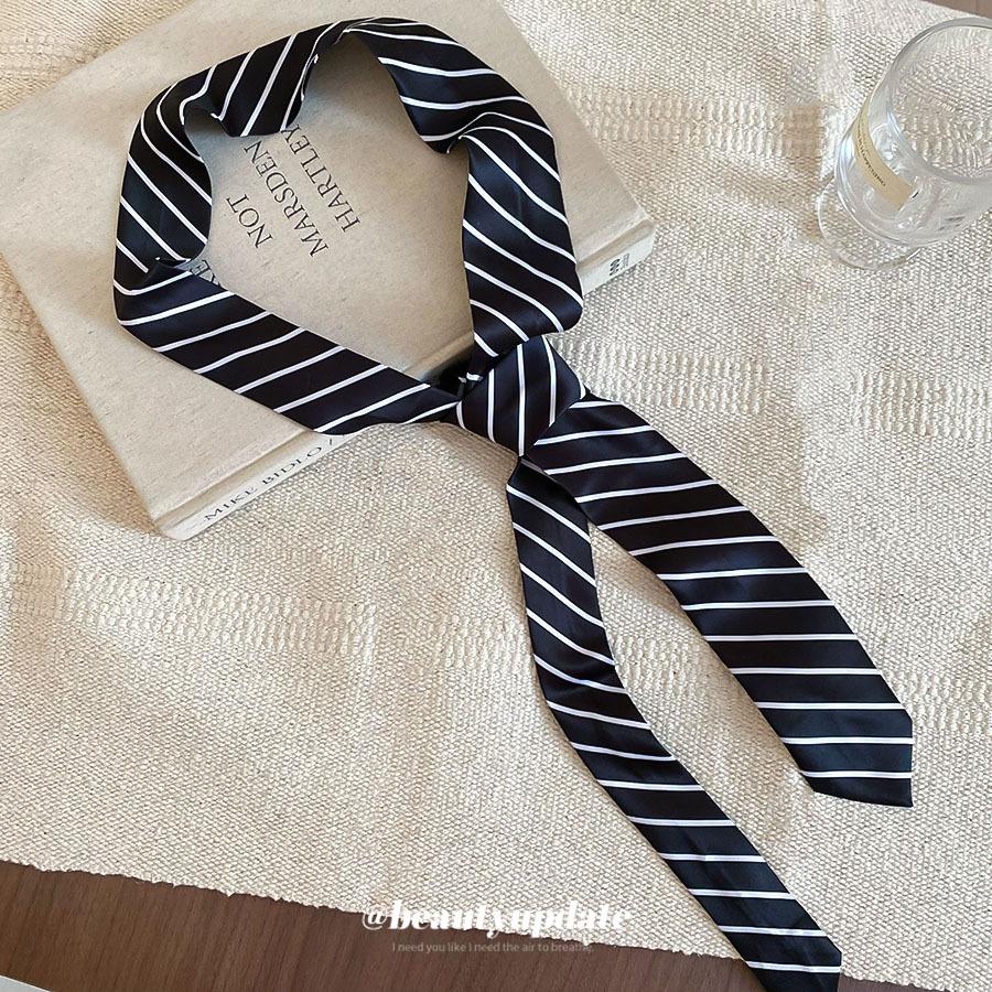 Striped Belt with Jeans, Accessories, Tie, Silk Scarf with Long Ribbon, Streamer, Waist Scarf, Waistband Seal, Waist Decoration.