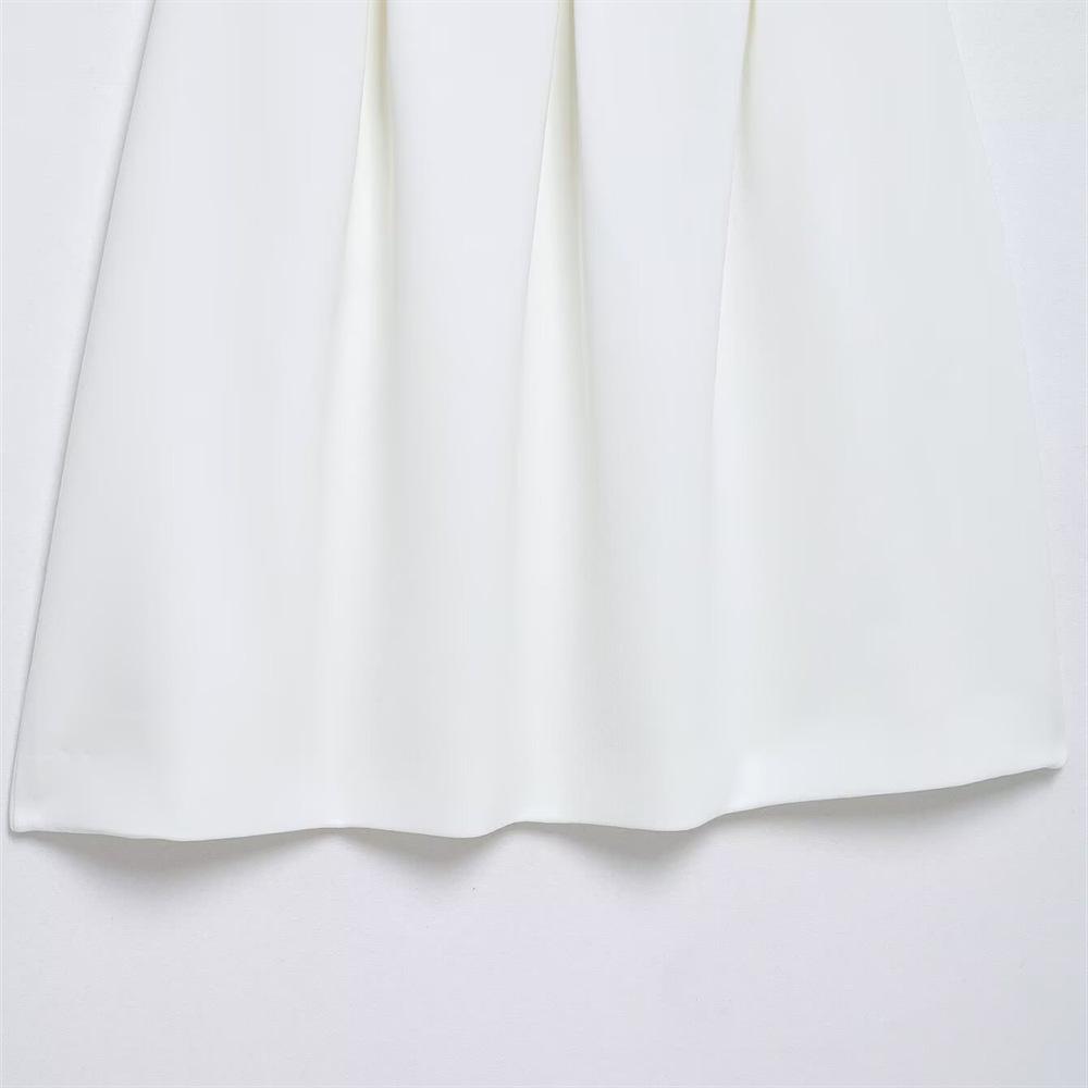 Spring 2025 Women's Sweet V-Neck Slim Suspender Dress with Wide Hem