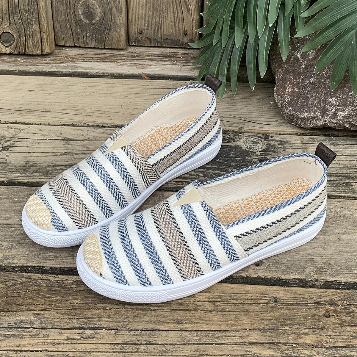 

2025 low-top casual single shoes old Beijing cloth shoes female mother soft-soled shoes canvas student white shoes female 40 синий