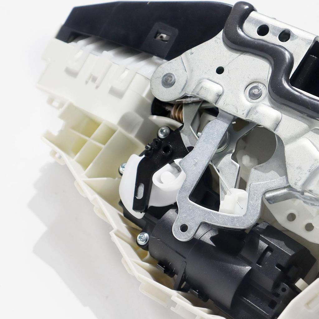 Mercedes-Benz W221 Left Rear Door Lock Actuator (Part Number 2217307335)